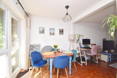 2 bedroom ground floor maisonette for sale, Priory Close, Walton-on-Thames, KT12