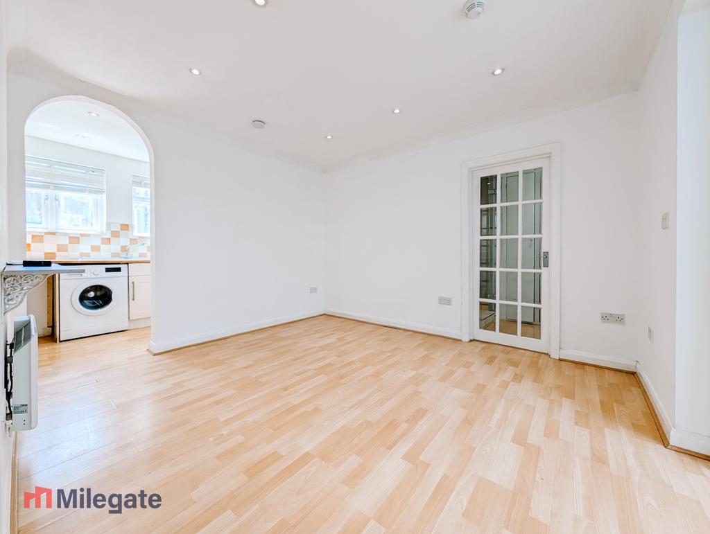 Apartment in South Croydon - View 2