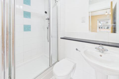 2 bedroom apartment for sale, Metro Court, Station Approach, Amersham, Buckinghamshire, HP6