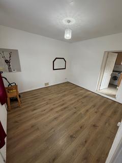 2 bedroom property to rent, Neath Road, SWANSEA, SA6
