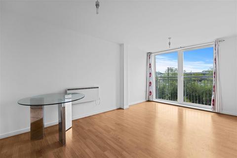 undefined, Wooldridge Close - Bedfont Lakes