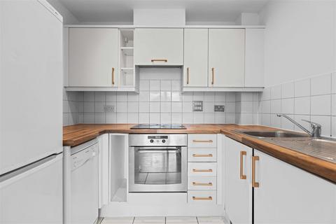 undefined, Wooldridge Close - Bedfont Lakes