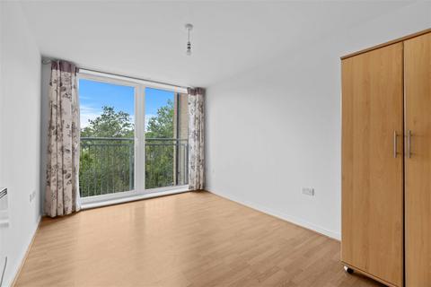 2 bedroom apartment to rent, Wooldridge Close - Bedfont Lakes