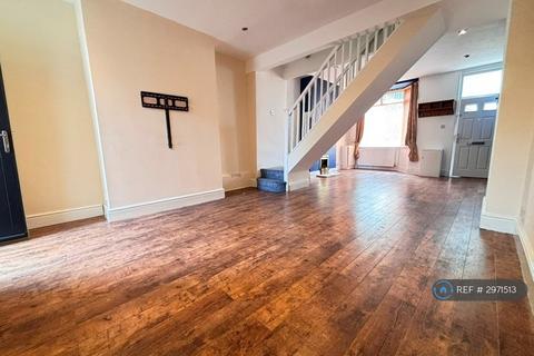 2 bedroom terraced house to rent, St Marys Road, Manchester, M40