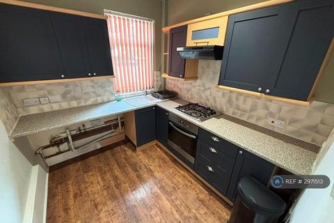 2 bedroom terraced house to rent, St Marys Road, Manchester, M40