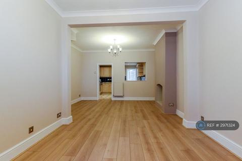 2 bedroom terraced house to rent, Swanfield Road, Waltham Cross, EN8