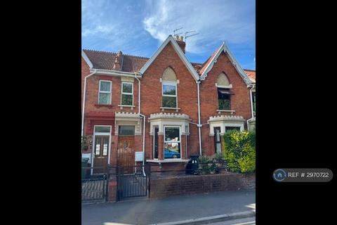 3 bed terraced house for rent in Cranleigh Gardens, Bridgwater, TA6