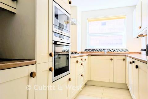 2 bedroom flat for sale, Heatherley Court, Southsea PO5