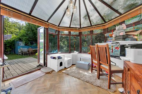 2 bedroom semi-detached house for sale, Friars Mead, London, E14