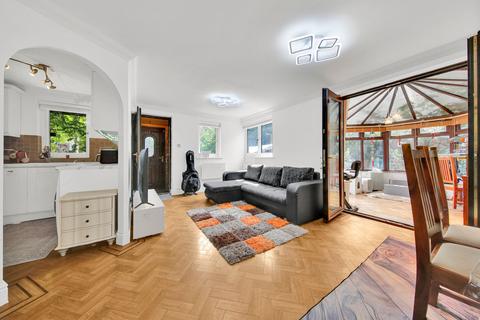 2 bedroom semi-detached house for sale, Friars Mead, London, E14