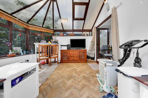 2 bedroom semi-detached house for sale, Friars Mead, London, E14