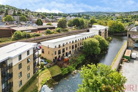 4 bedroom townhouse for sale, Amber Wharf, Shipley, Bradford, BD17