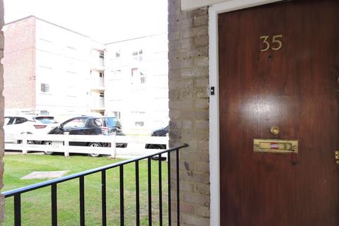 1 bedroom ground floor flat for sale, Hansart Way, The Ridgeway, Enfield, EN2