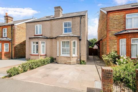 Lower Court Road, Epsom