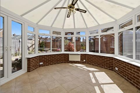 2 bedroom detached bungalow for sale, Cromwell Road, Malvern, Worcestershire, WR14 1NA