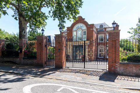 9 bedroom detached house to rent, George Road, Kingston Upon Thames, KT2
