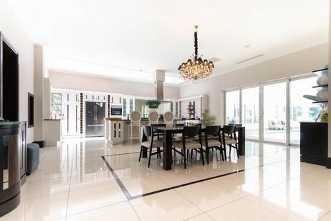 9 bedroom detached house to rent, George Road, Kingston Upon Thames, KT2