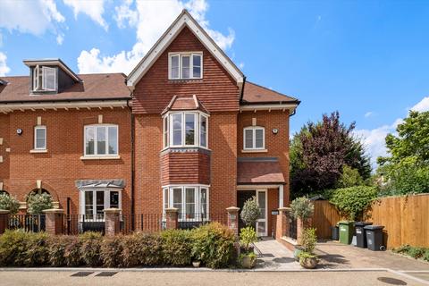 4 bedroom terraced house for sale, Aubury Place, London, W12