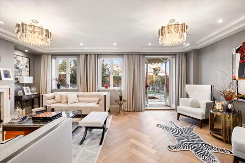 4 bedroom terraced house for sale, Aubury Place, London, W12