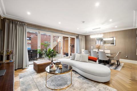4 bedroom terraced house for sale, Aubury Place, London, W12