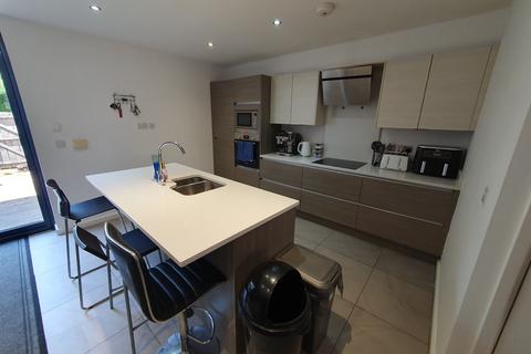4 bedroom terraced house to rent, Cambourne Park, Durham Road, Gateshead NE8