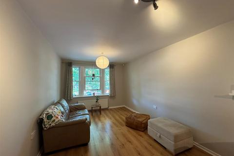 2 bed property for rent in Harrier Court, Lancaster LA1