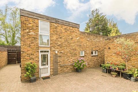 Fairacre, New Malden KT3