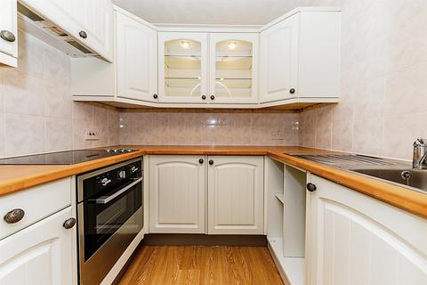 1 bedroom retirement property to rent, 8 Homecedars House, Elstree Road WD23
