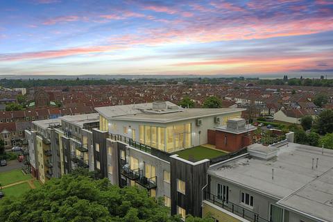 2 bedroom penthouse to rent, Admirals House, Gisors Road, Southsea