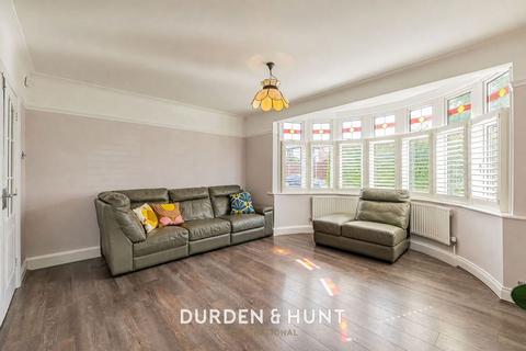 undefined, Kenilworth Gardens, Loughton, IG10