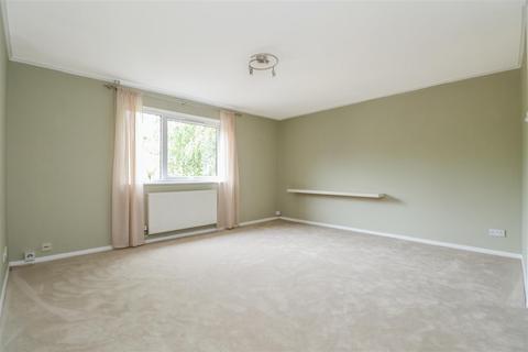 undefined, Gilligan Close, Horsham