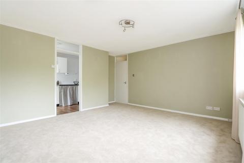 undefined, Gilligan Close, Horsham
