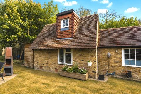 Denham Road, Iver, SL0