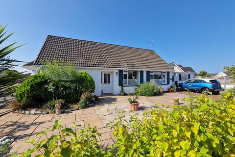 4 bedroom detached bungalow for sale, Hazel Close, Porthcawl CF36