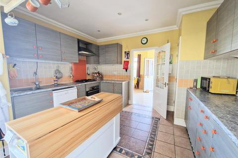4 bedroom detached bungalow for sale, Hazel Close, Porthcawl CF36