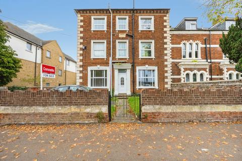 1 bedroom apartment for sale, Ampthill Road, Bedford