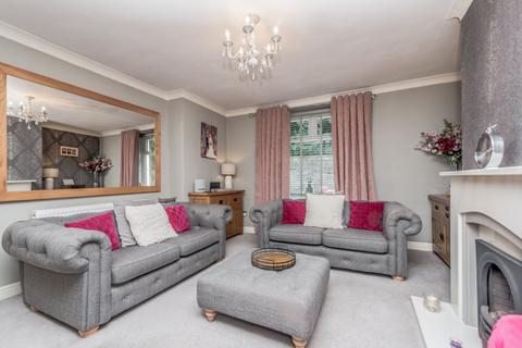 3 bedroom terraced house for sale, Oxford Road, Gomersal, Cleckheaton, West Yorkshire, BD19