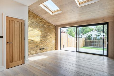 3 bedroom terraced house for sale, Gander Green Lane, Cheam, Sutton, Surrey, SM3