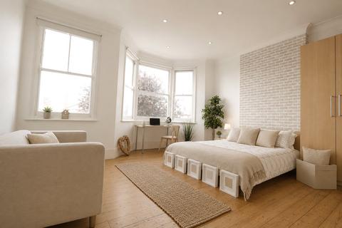 5 bedroom terraced house to rent, Drakefell Road, New Cross, London, SE14