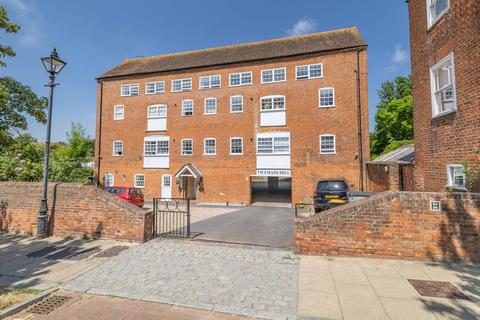 2 bedroom flat for sale, West Street, Faversham, Kent, ME13