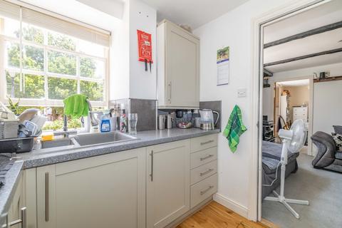 2 bedroom flat for sale, West Street, Faversham, Kent, ME13