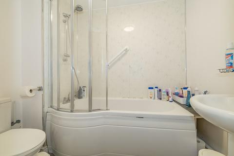 2 bedroom flat for sale, West Street, Faversham, Kent, ME13