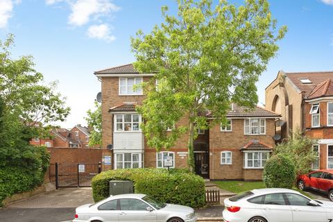 3 bedroom flat for sale, Spencer Road, HARROW