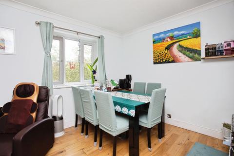 3 bedroom flat for sale, Spencer Road, HARROW