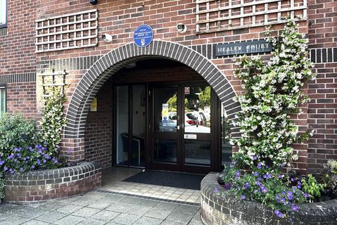 2 bedroom flat for sale, Coten End, Warwick