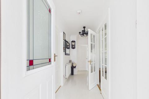 3 bedroom bungalow for sale, Fairweather Close, Newark NG22