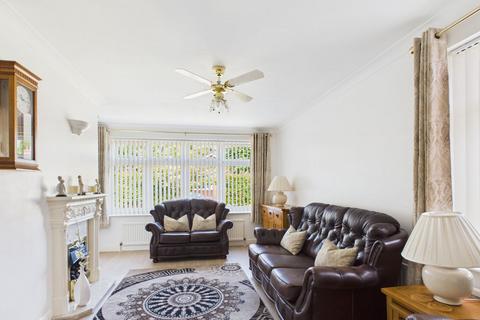 3 bedroom bungalow for sale, Fairweather Close, Newark NG22