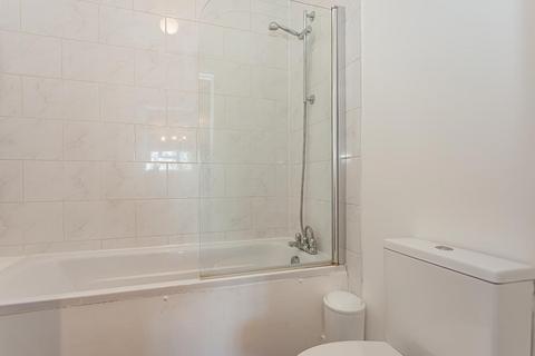 1 bedroom flat to rent, Queens Road, Watford WD17