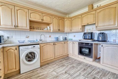 3 bedroom bungalow for sale, Hurst Lane, Scunthorpe, Lincolnshire, DN17 2ST