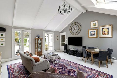 4 bedroom detached house for sale, Rasehill Close, Rickmansworth, WD3